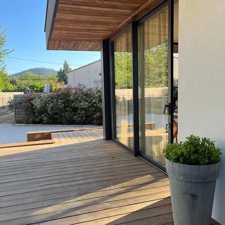 Valbelle, Maison Independante Avec Jacuzzi Holiday home