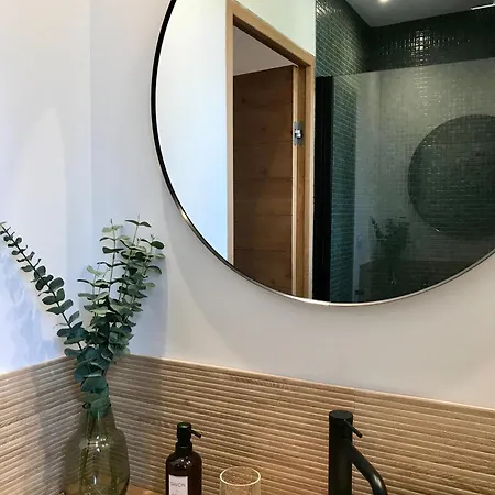 Holiday home Valbelle, Maison Independante Avec Jacuzzi Tourves