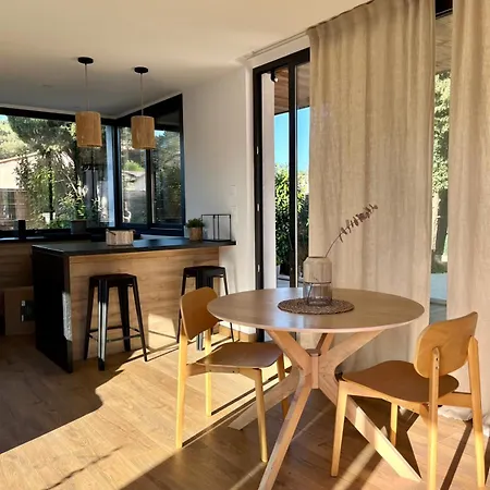 Holiday home Valbelle, Maison Independante Avec Jacuzzi